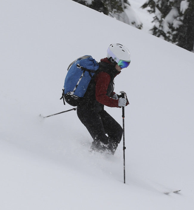 The Ultimate Ski Gear Guide 2025 - Stay Warm, Safe & Ready for the Slopes